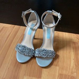 Rhinestone-Embellished heel